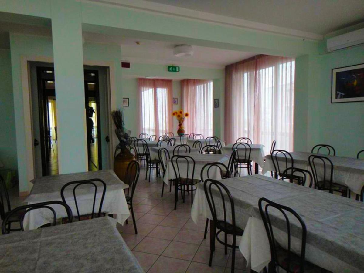 Hotel Acapulco Rimini Buitenkant foto