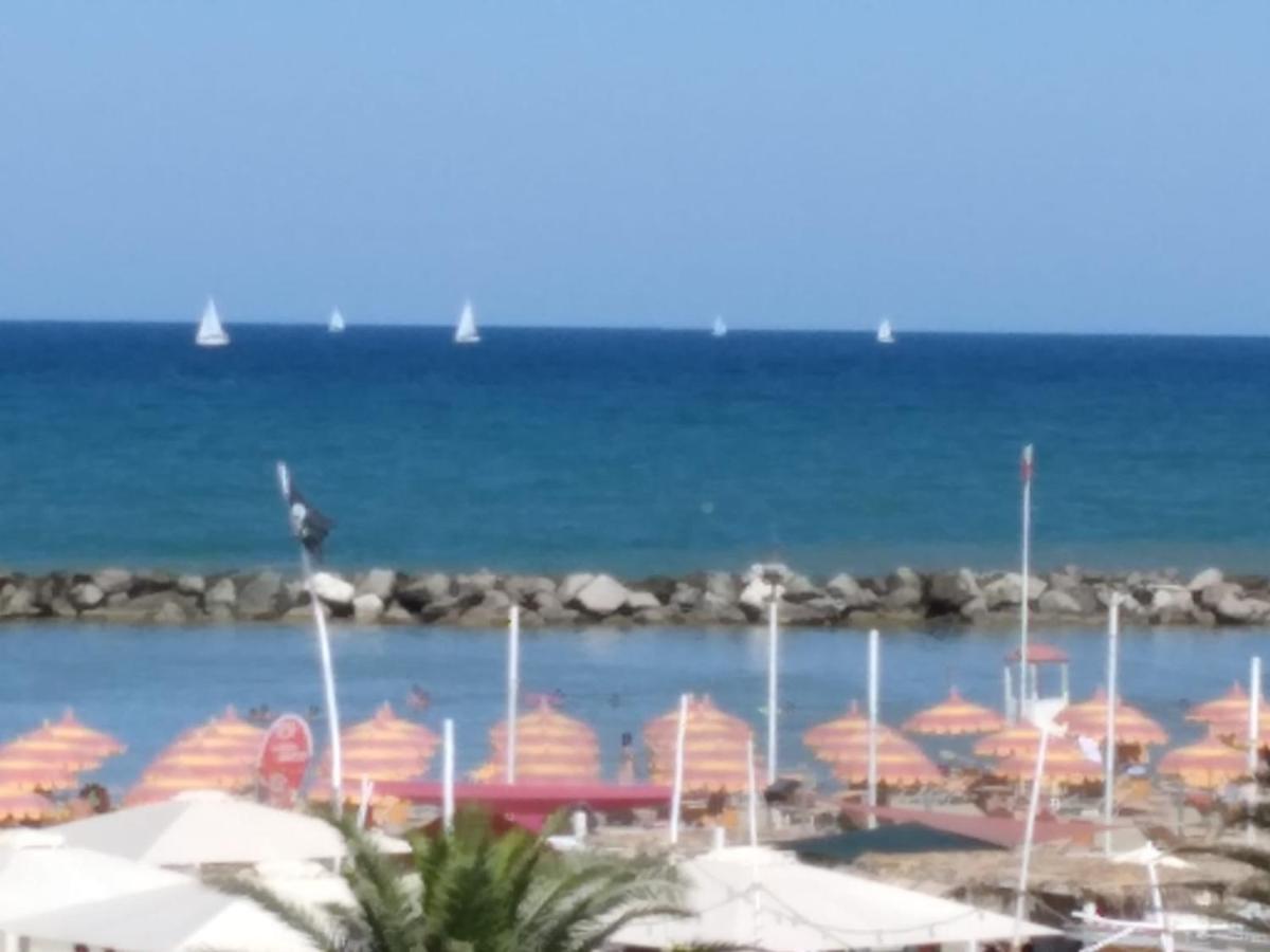 Hotel Acapulco Rimini Buitenkant foto
