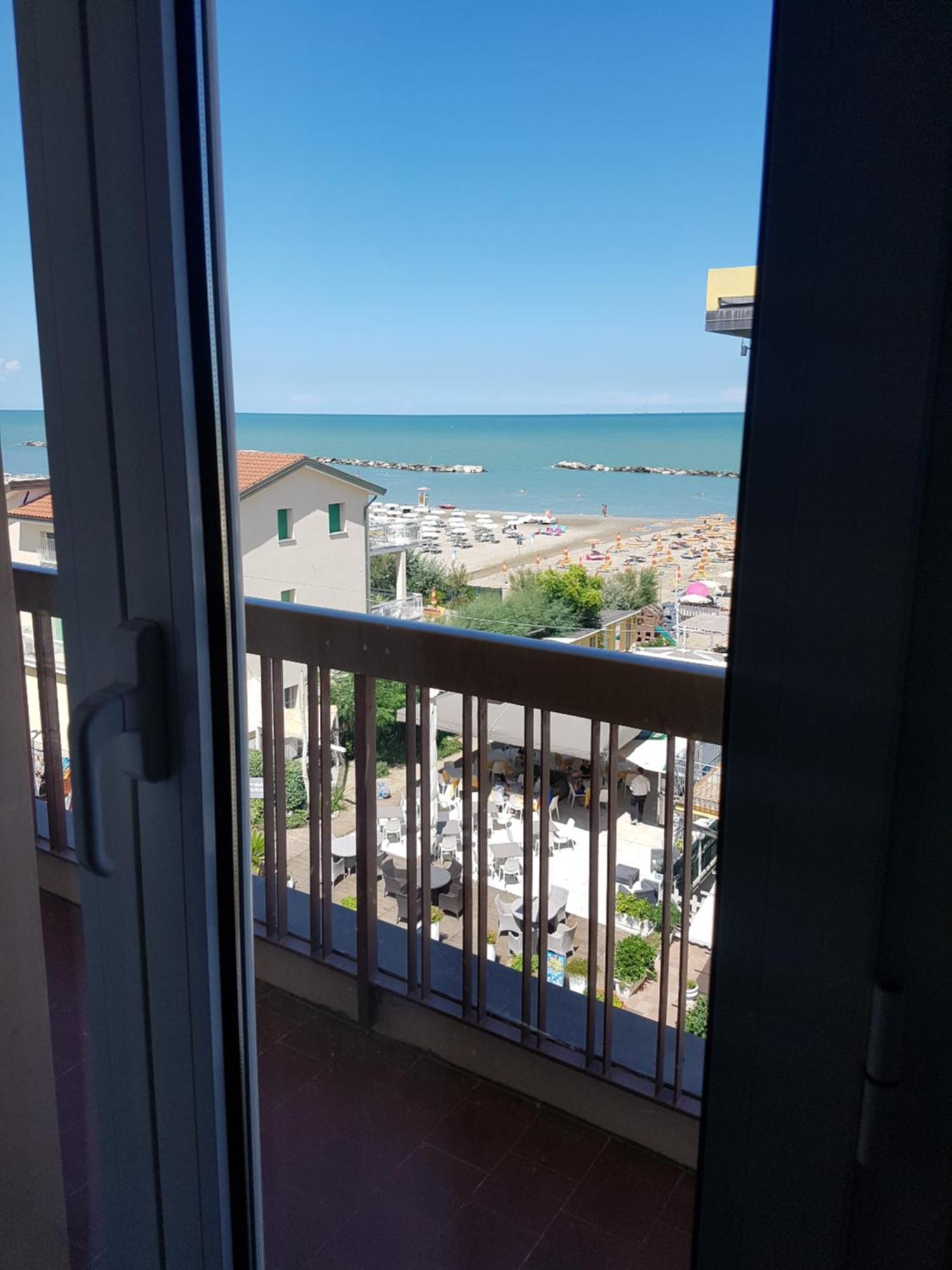 Hotel Acapulco Rimini Buitenkant foto