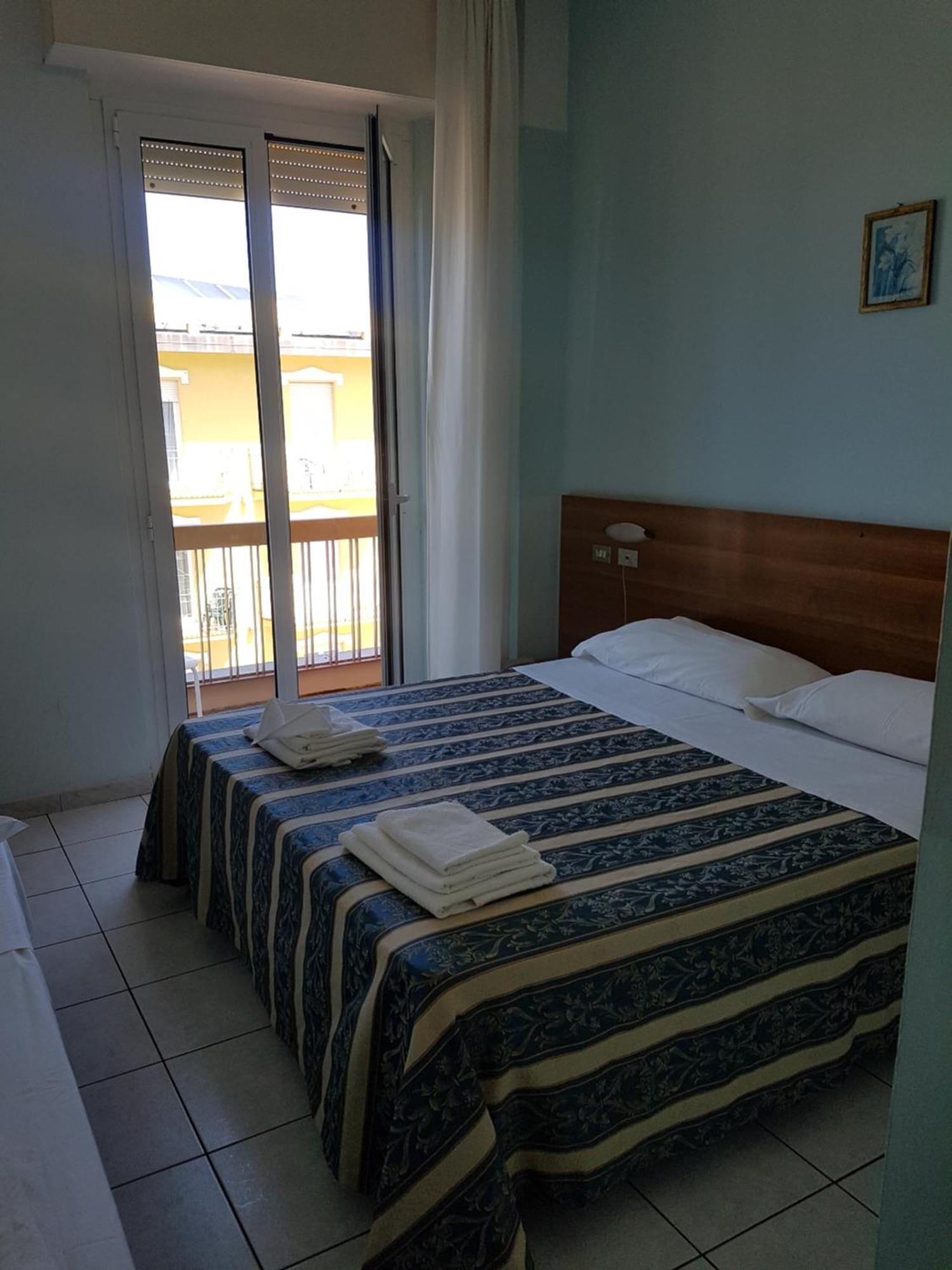 Hotel Acapulco Rimini Buitenkant foto